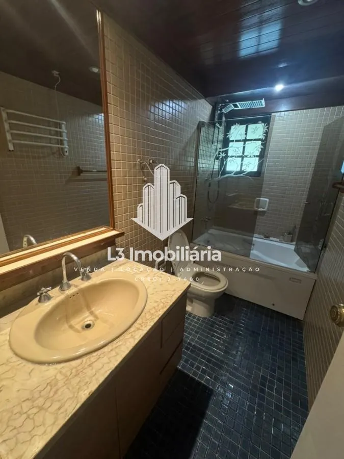 Rental house with 4 bedrooms and 3 bathrooms — photo 24