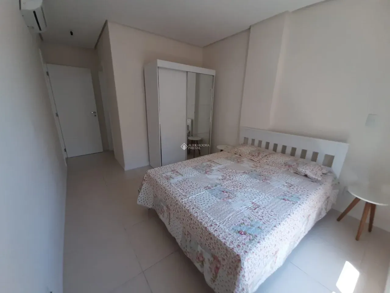 Apartment on the 3rd floor with a grill on the balcony — photo 5