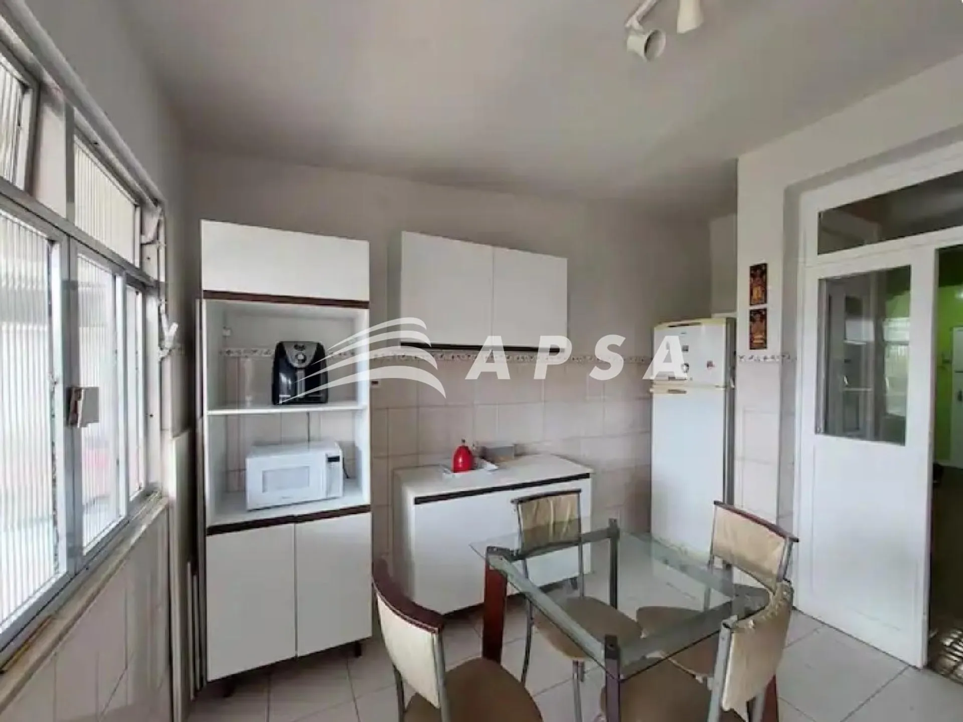 Furnished 2-bedroom apartment with 89 m² — photo 2