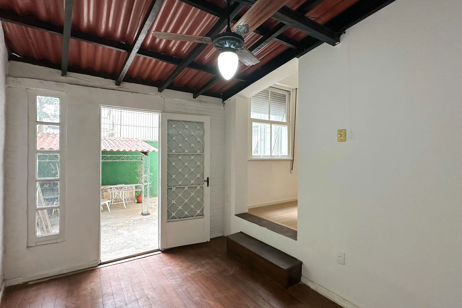 Washing machine in a 4-bedroom apartment, 168 m² — photo 23