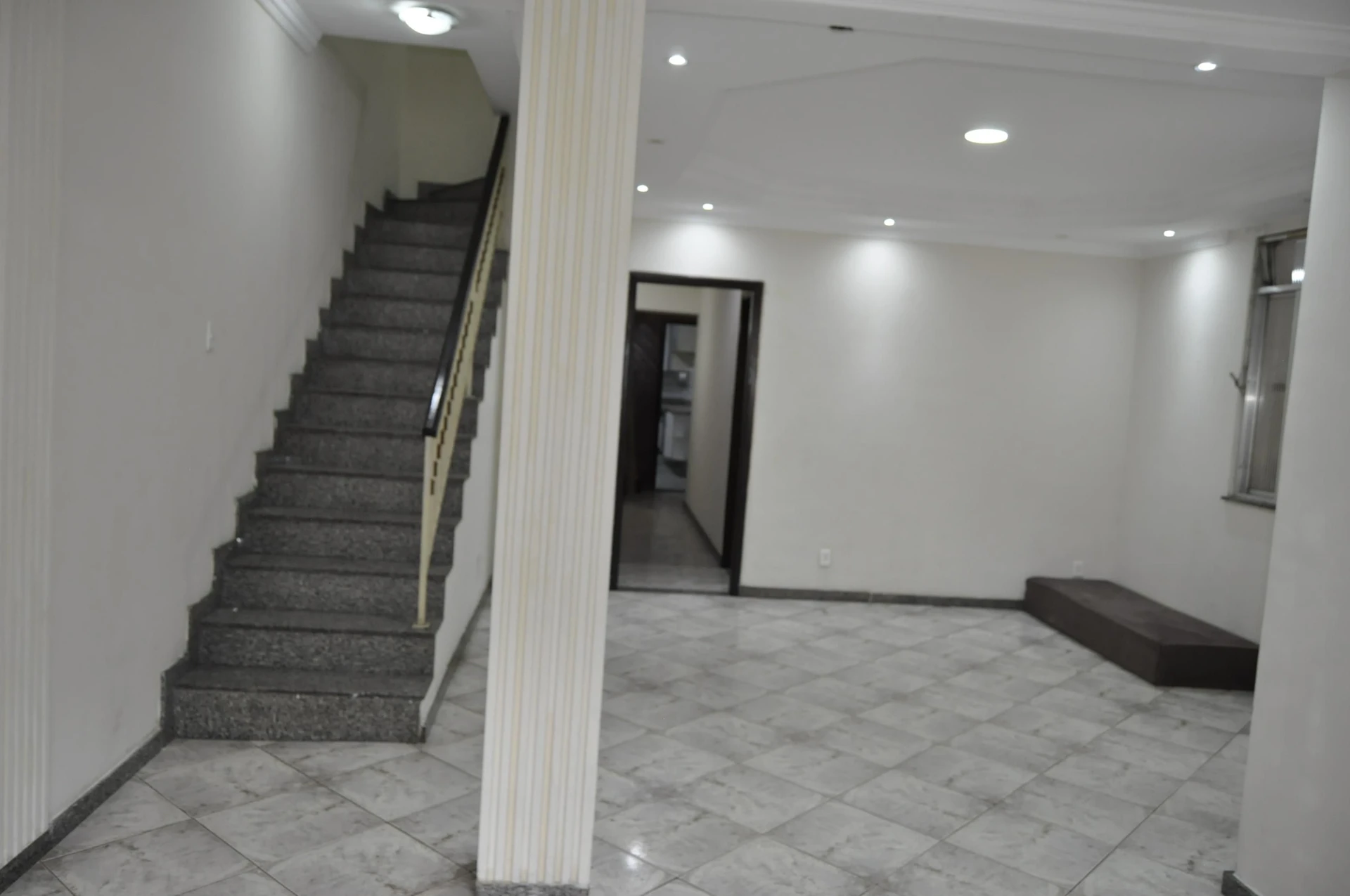 Casa de alquiler con 5 habitaciones y jardín privado — photo 5