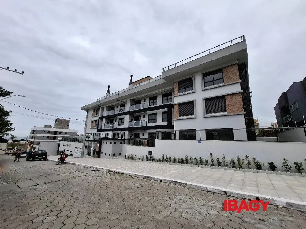Furnished 2-bedroom apartment with 110 m² — photo 24