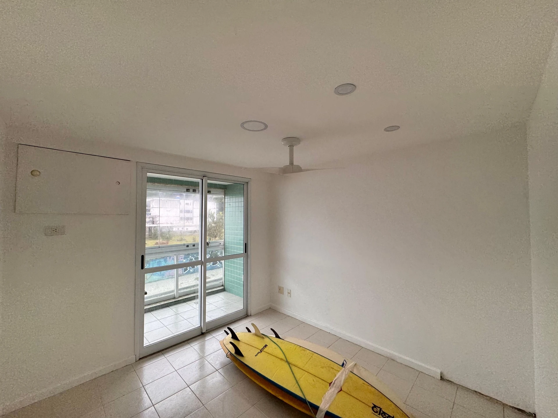 2-bedroom apartment with 2 parking spots and enclosed balcony — photo 17