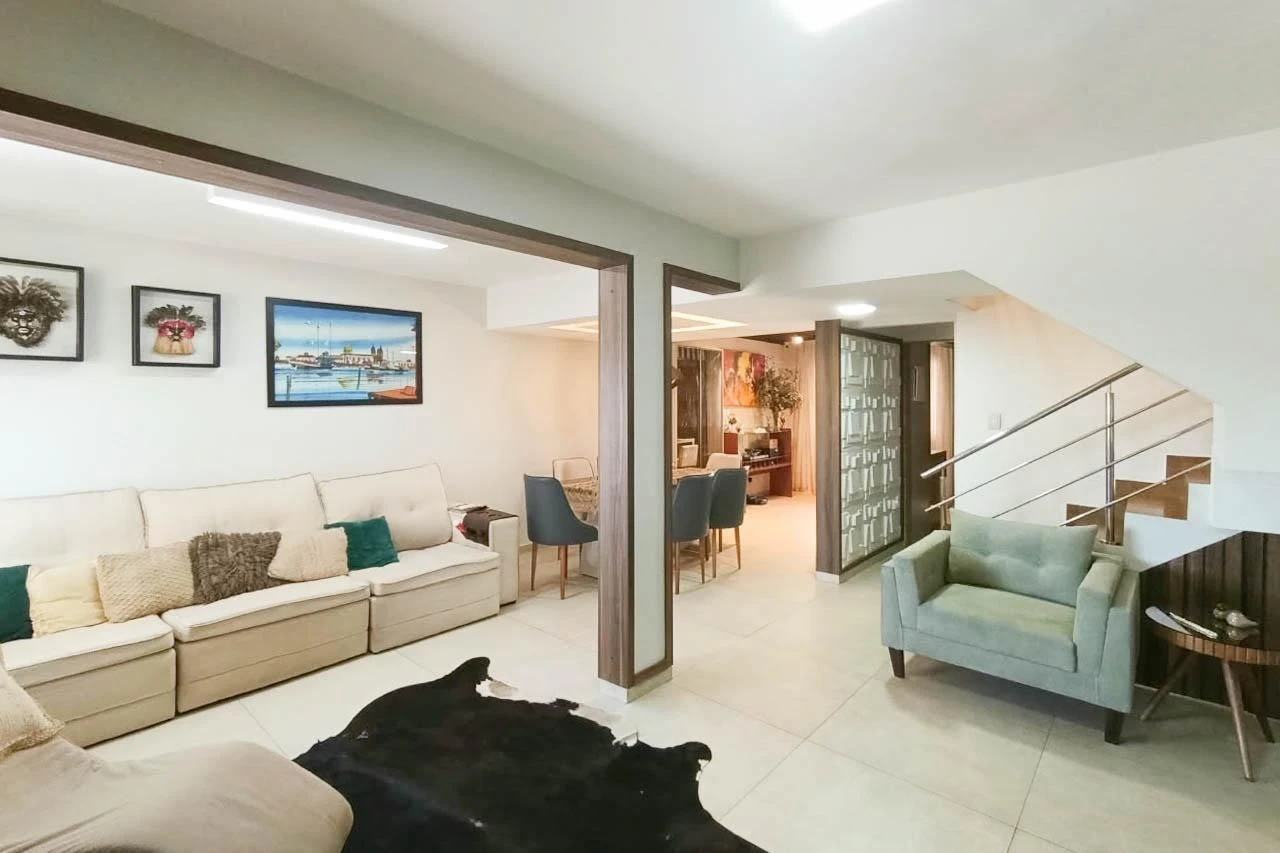 Home office in a 2-bedroom house, 280 m² — photo 13
