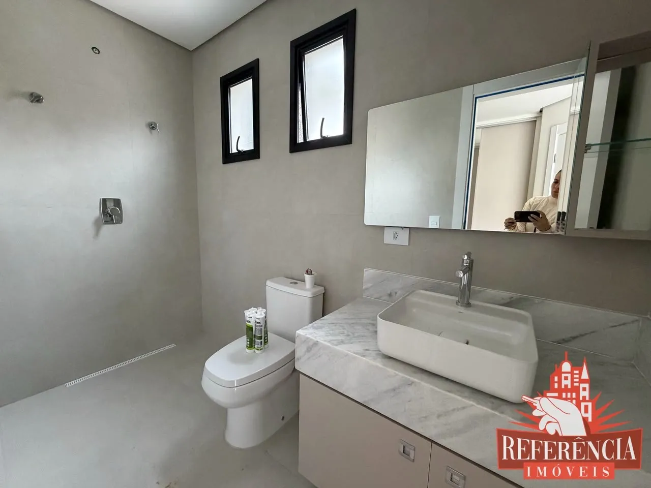Condo house with 3 bedrooms and an open-plan kitchen — photo 12