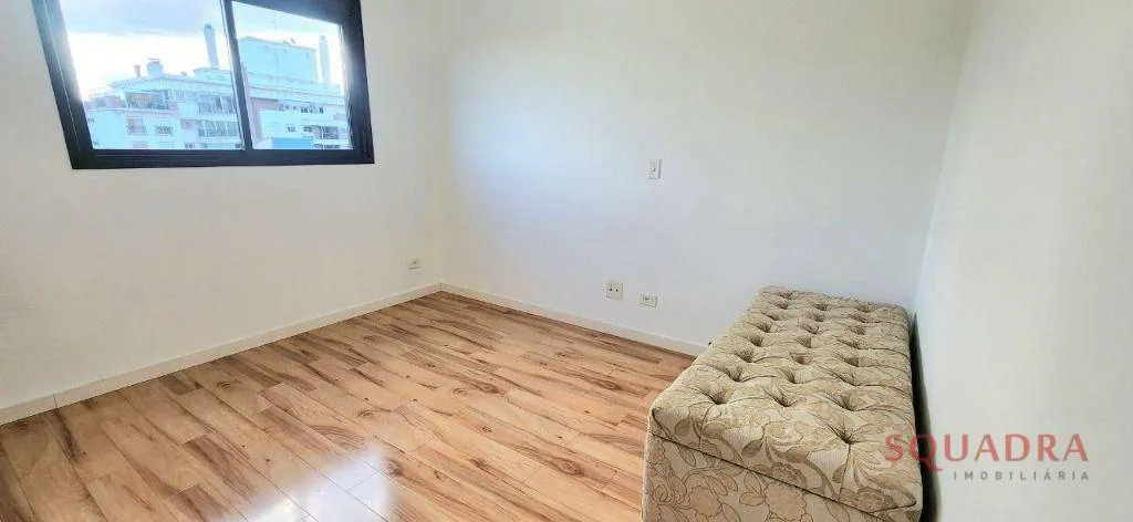 2-bedroom apartment with suite and glassed balcony — photo 18