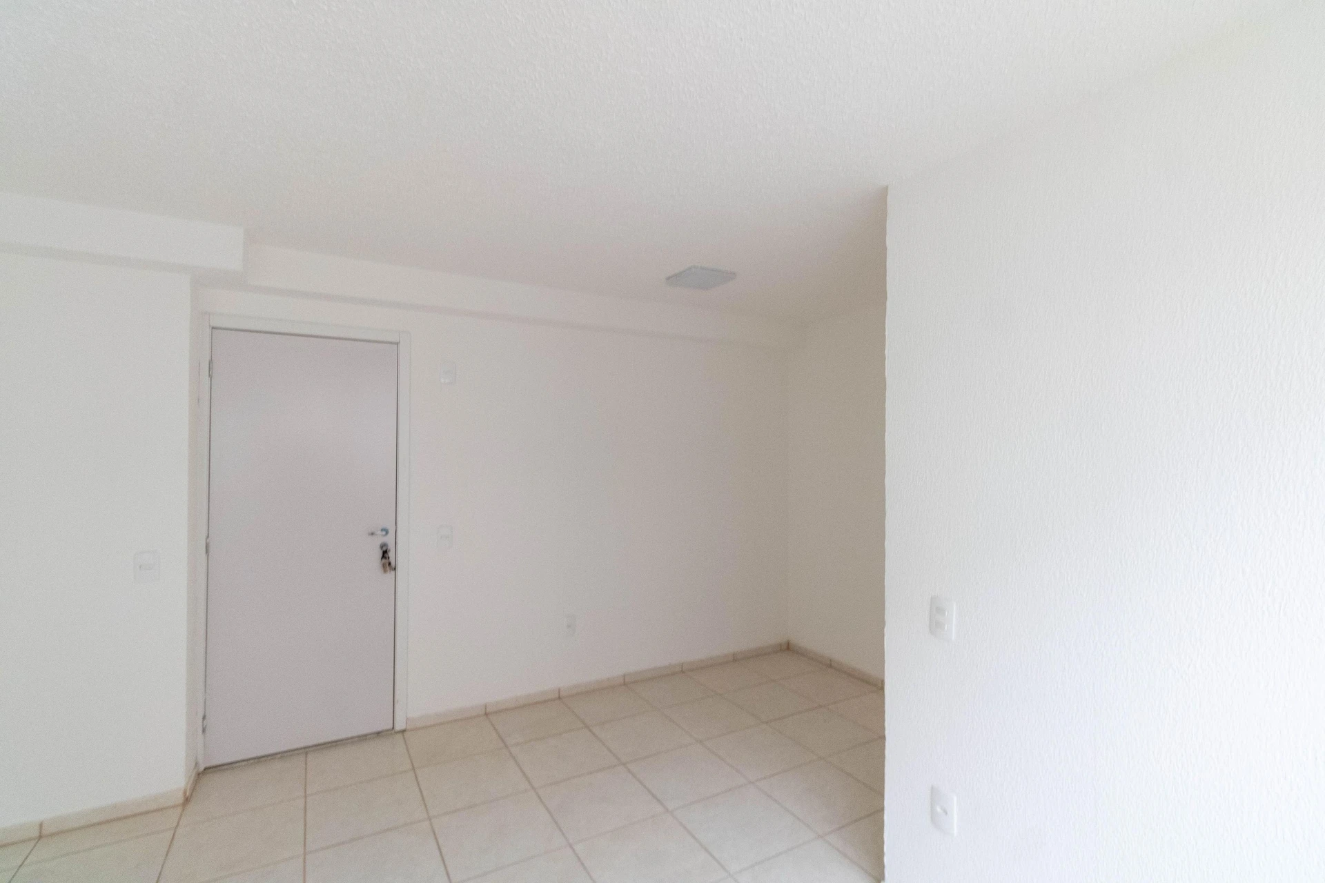 2-bedroom apartment in a building with a gym — photo 42