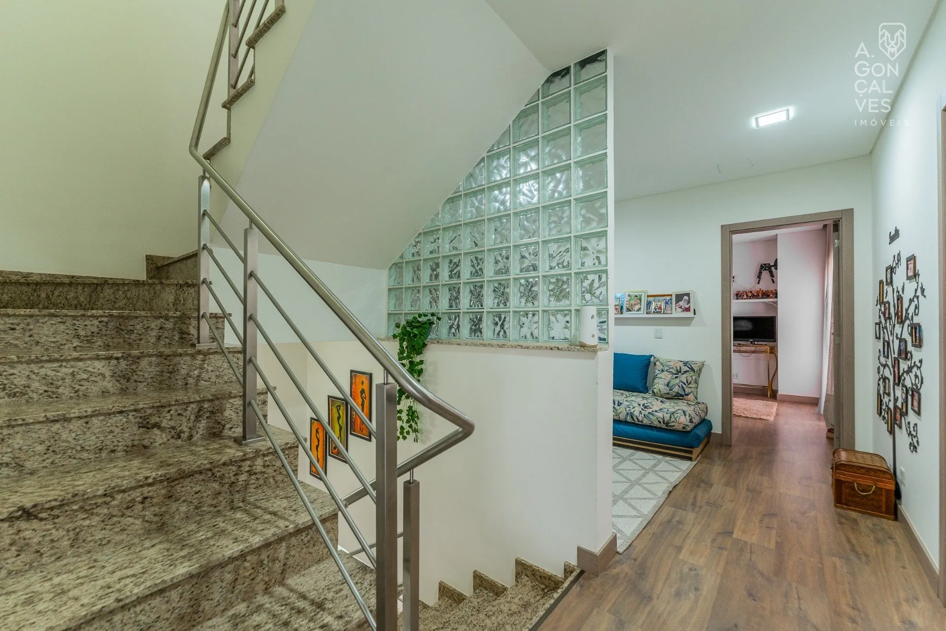 House with 3 suites and 2 parking spaces — photo 22