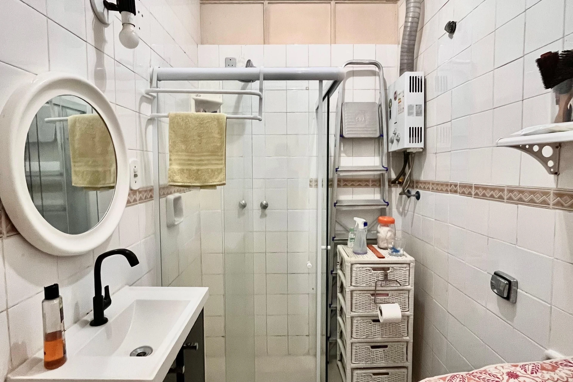 Furnished 1-bedroom apartment with 1 bathroom — photo 17