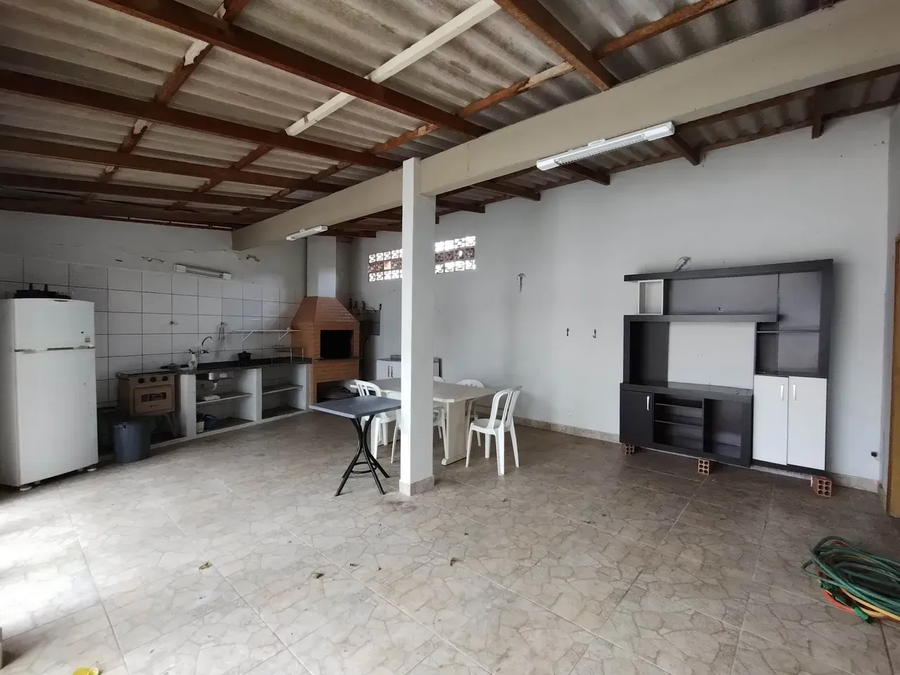 250 m² house with 3 bedrooms, 2 baths and 5 parking