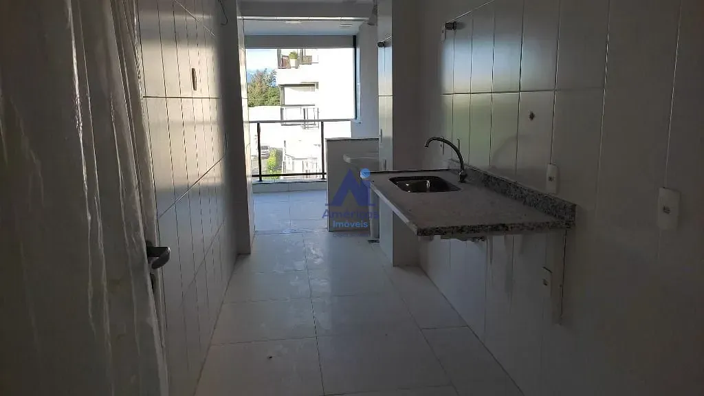 4-bedroom 178 m² apartment with 2 parking spots and balcony — photo 2