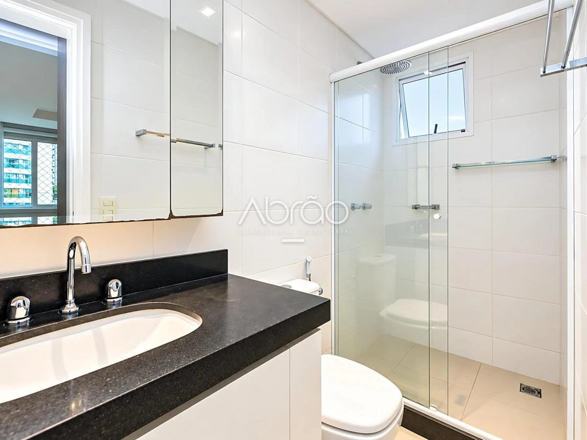 Furnished apartment, 192 m², with a glass-enclosed balcony — photo 25
