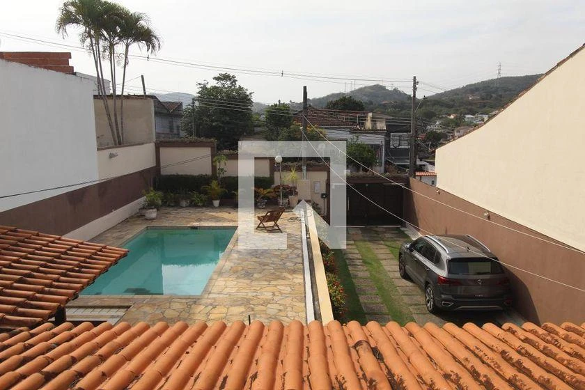 Rental house with 6 bedrooms and 3 en-suite, 599 m² — photo 41