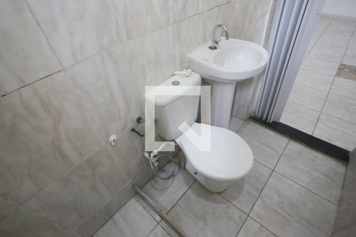 Немеблированный дом: 1 спальня с ванной и балкон — photo 17