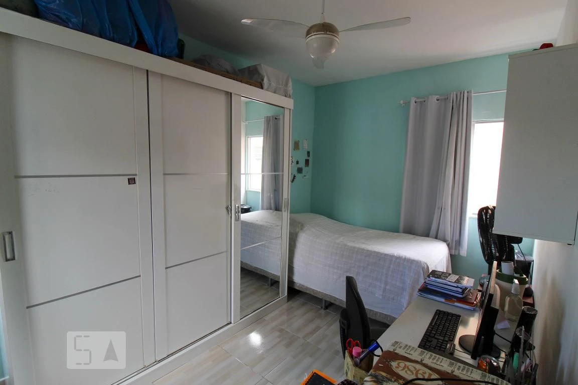 Furnished 2-bedroom apartment with balcony and laundry area — photo 10