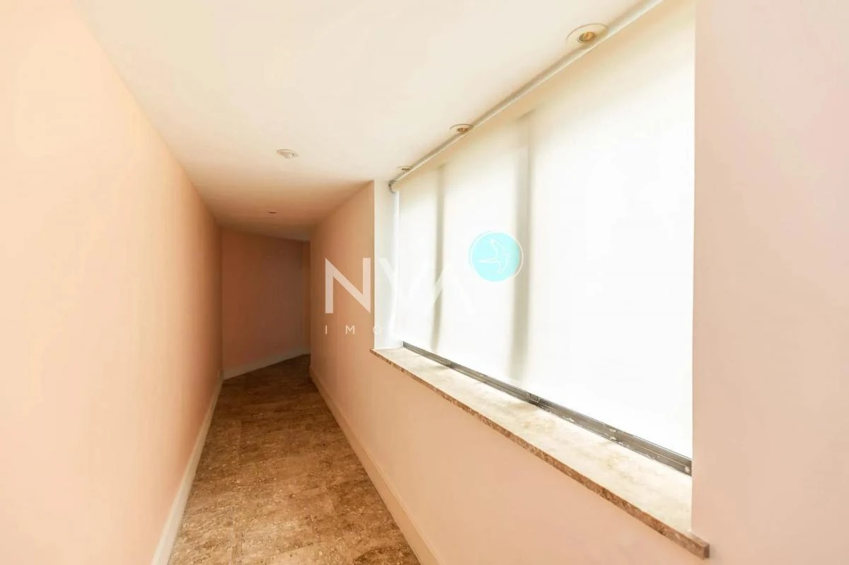 Немеблированная квартира 653 м² с балконом и 3 местами — photo 4