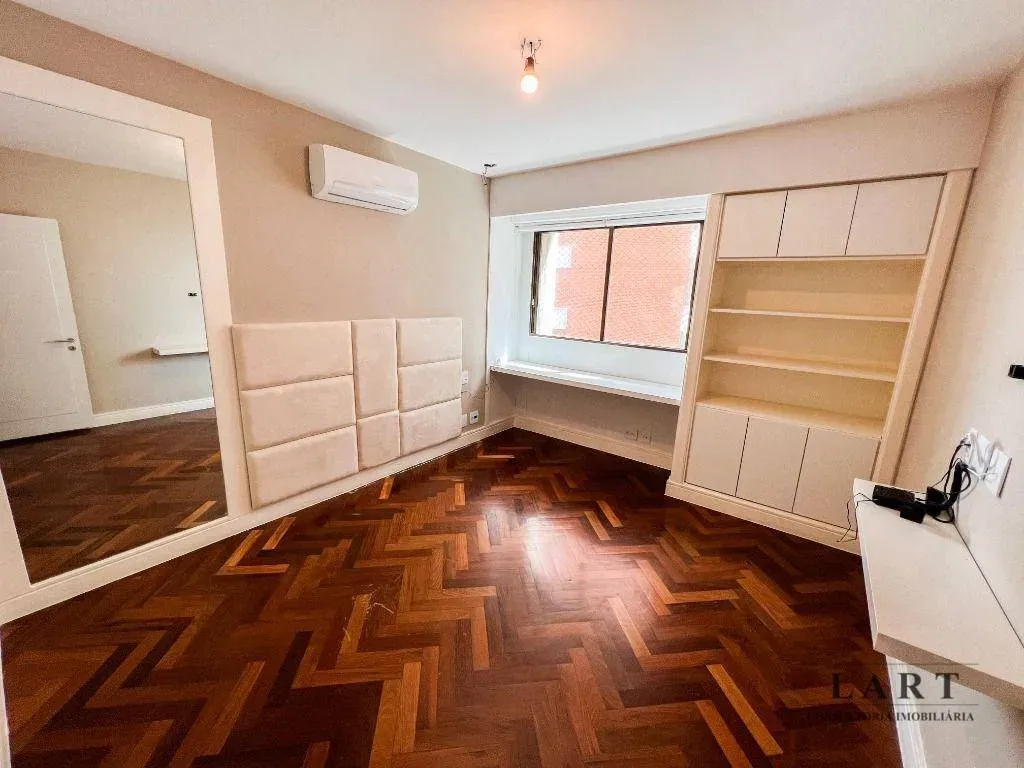 Apartamento com 3 dormitórios e 264 m² com 3 vagas — photo 19