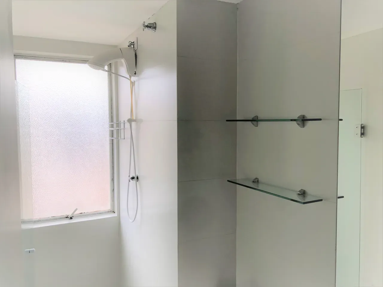 1 quarto e piso de madeira ou laminado: apartamento de 31 m² — photo 3
