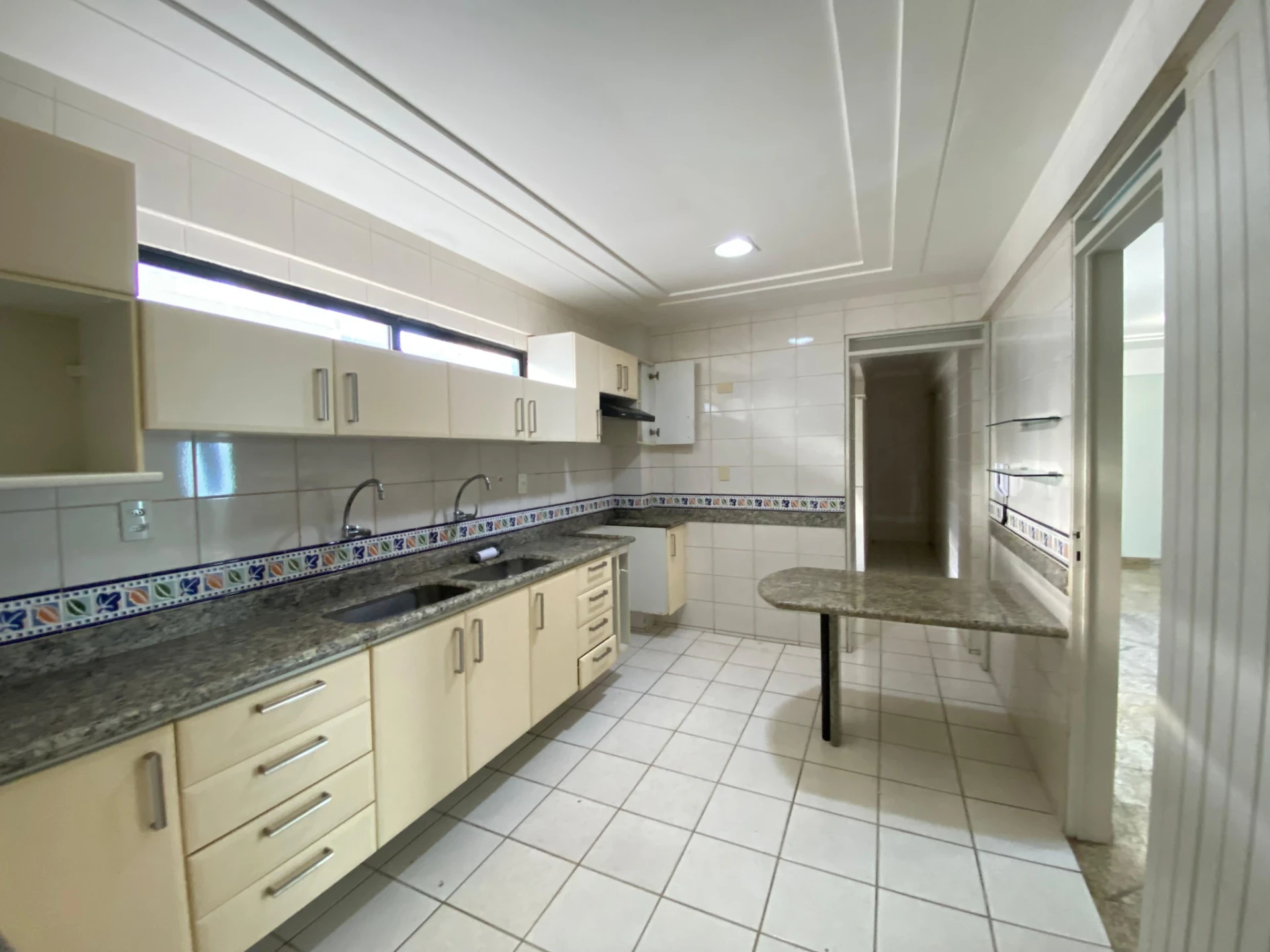 3-bedroom apartment in a building with a sauna — photo 15