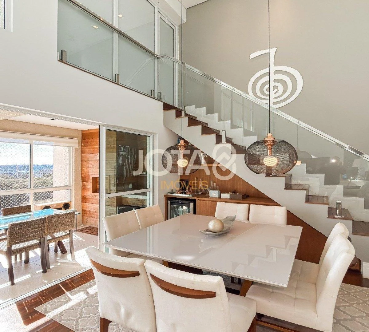 Furnished 4-bedroom apartment with open-plan kitchen — photo 31