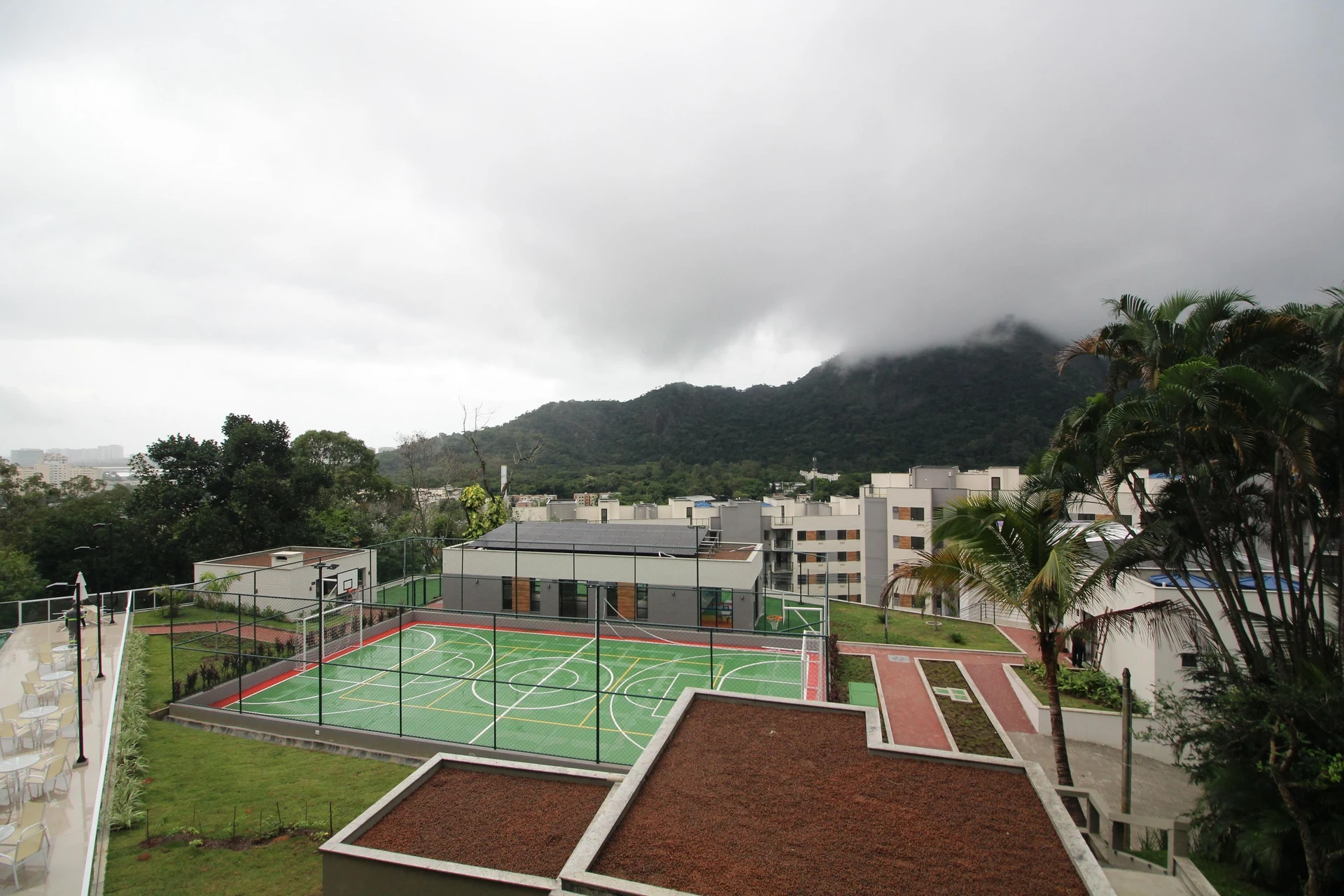 Unfurnished 2-bedroom apartment with balcony and private garden — photo 10