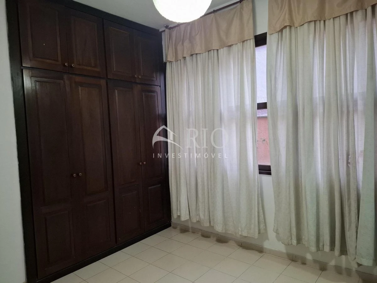 Unfurnished house with 4 bedrooms and 6 bathrooms, 945 m² — photo 32