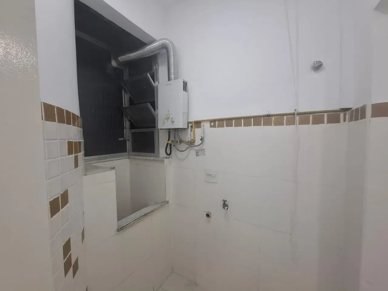 Apartamento com 1 quarto e cozinha fechada — photo 16