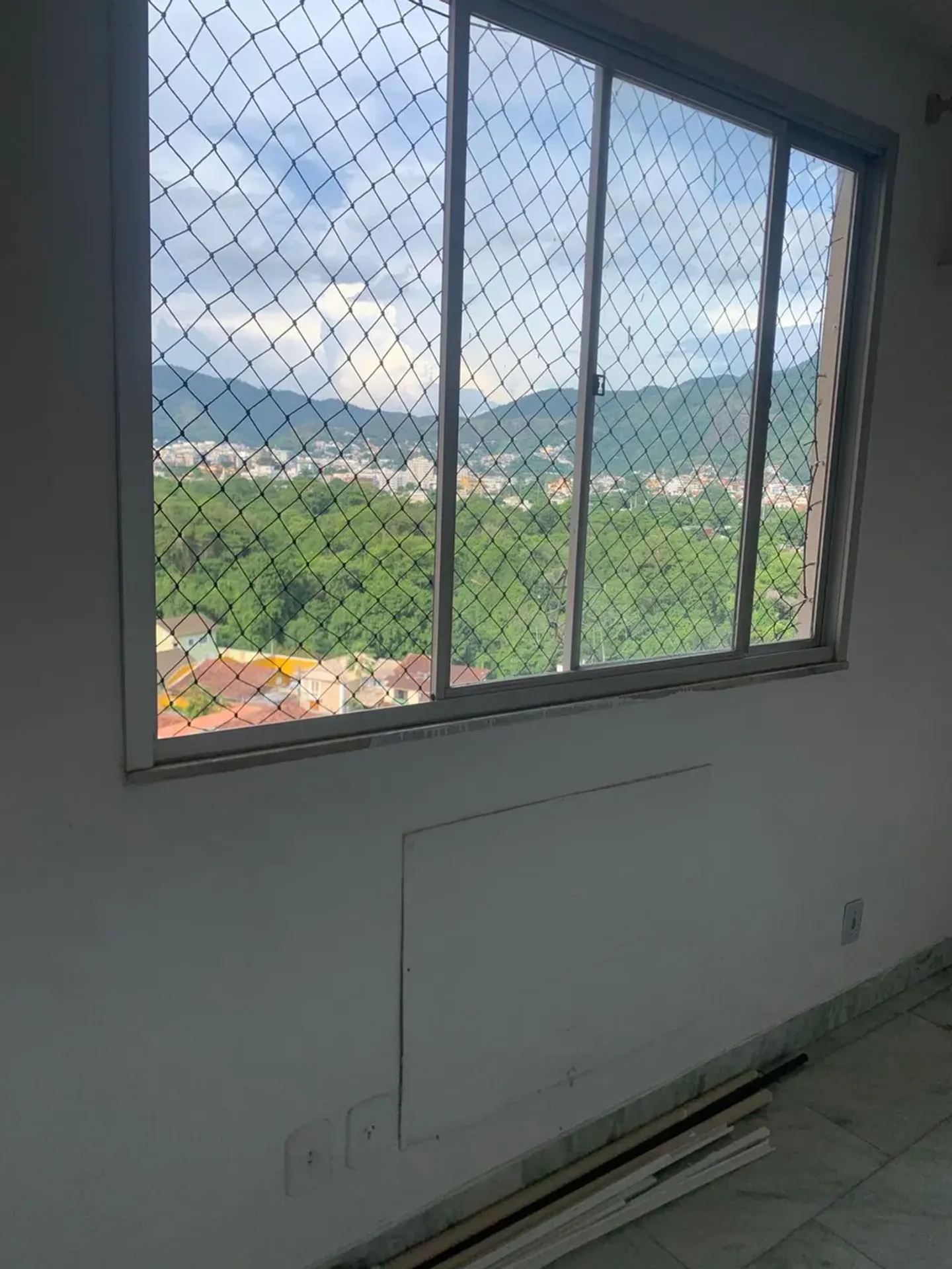 Apartment on the 11th floor with a mountain view — photo 23