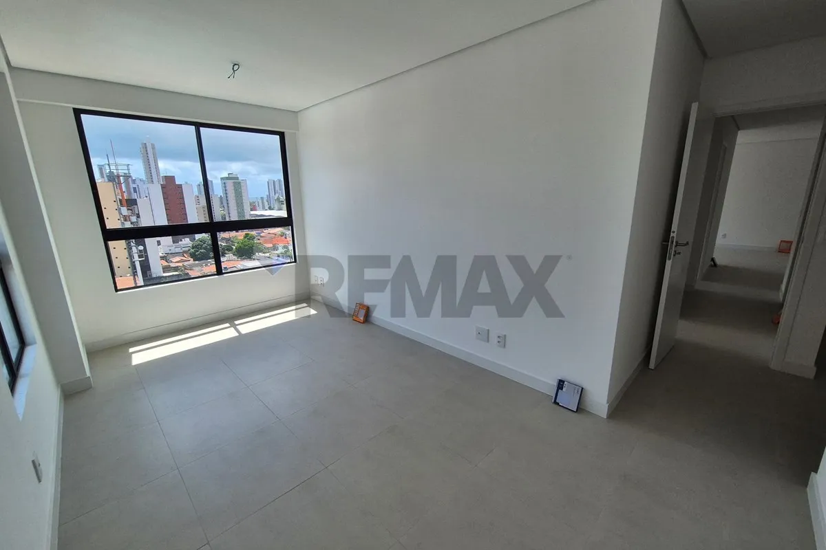 3-bedroom apartment in a building with a gym — photo 32