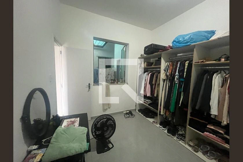 80 m² house with a walk-in closet and a home office — photo 22