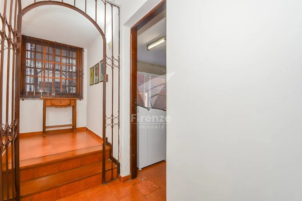 424 m² house with 3 en-suite bedrooms and 4 parking spots — photo 56