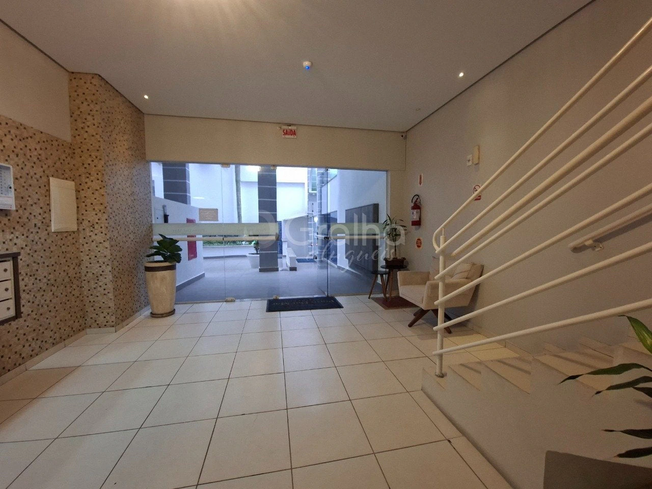 Floor-to-ceiling windows in a 3-bedroom apartment, 257 m² — photo 23