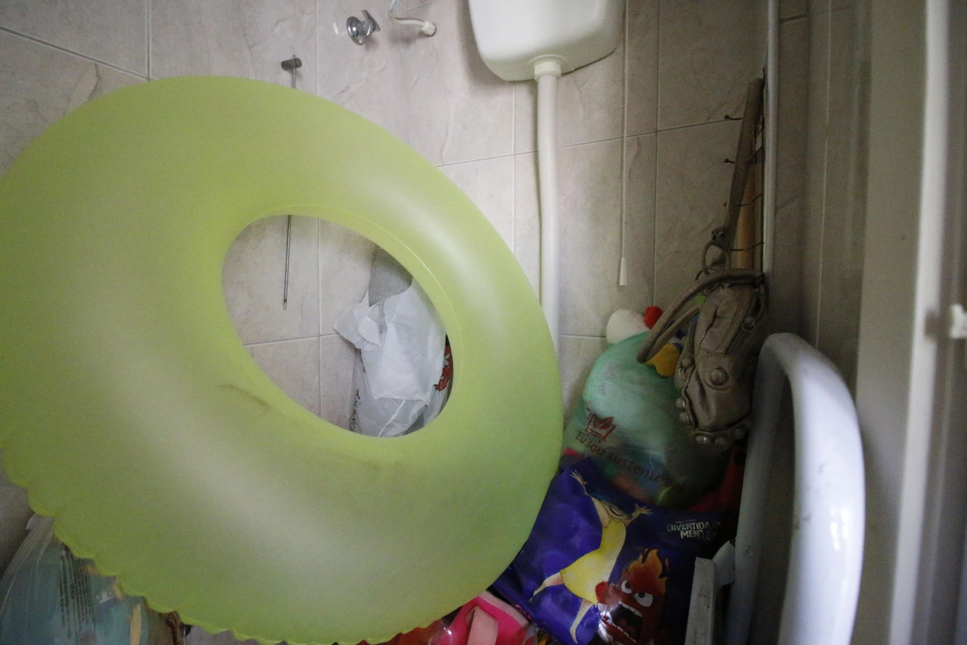 2-bedroom apartment in a building with a pool — photo 30