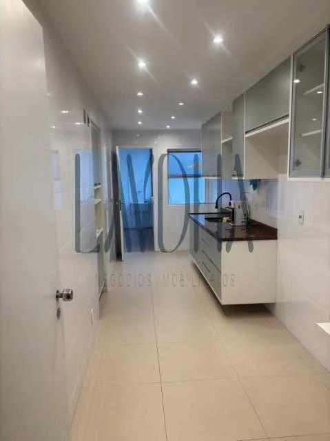 3-bedroom apartment with 4 bathrooms and 2 parking spaces — photo 2