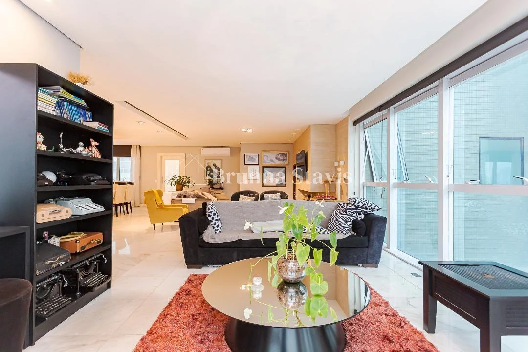 Furnished apartment of 379 m² with 3 en-suite suites — photo 22