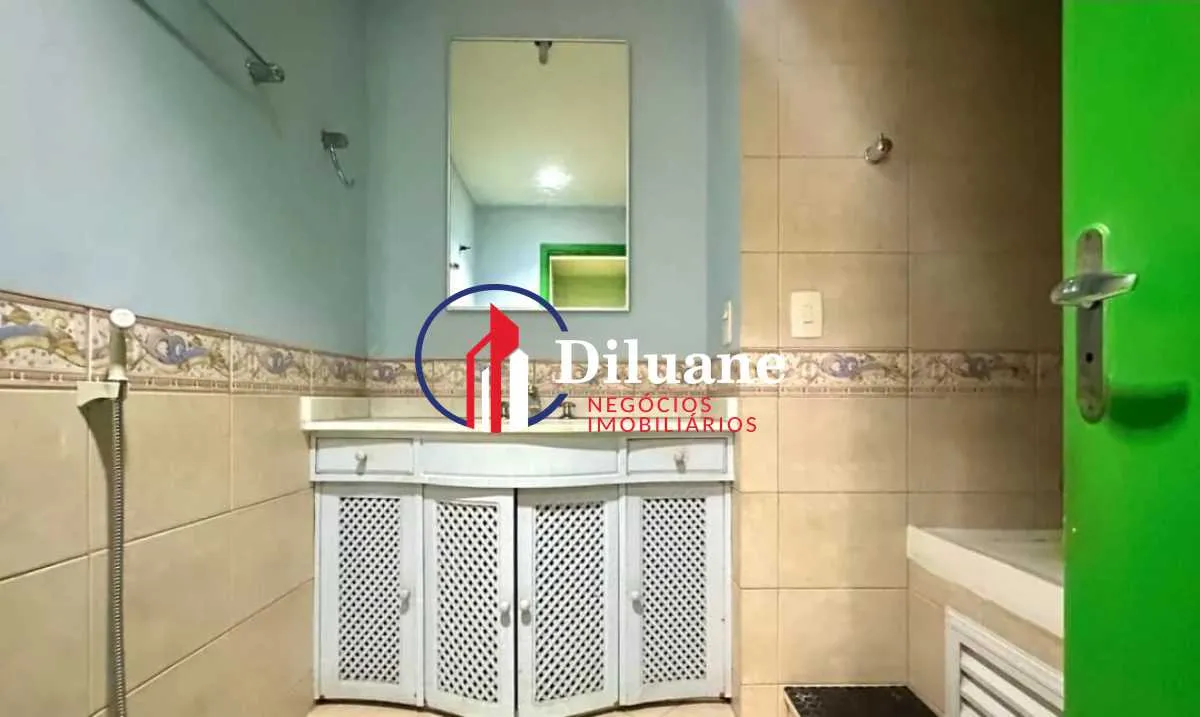 Furnished apartment with 4 bedrooms and 5 bathrooms — photo 33