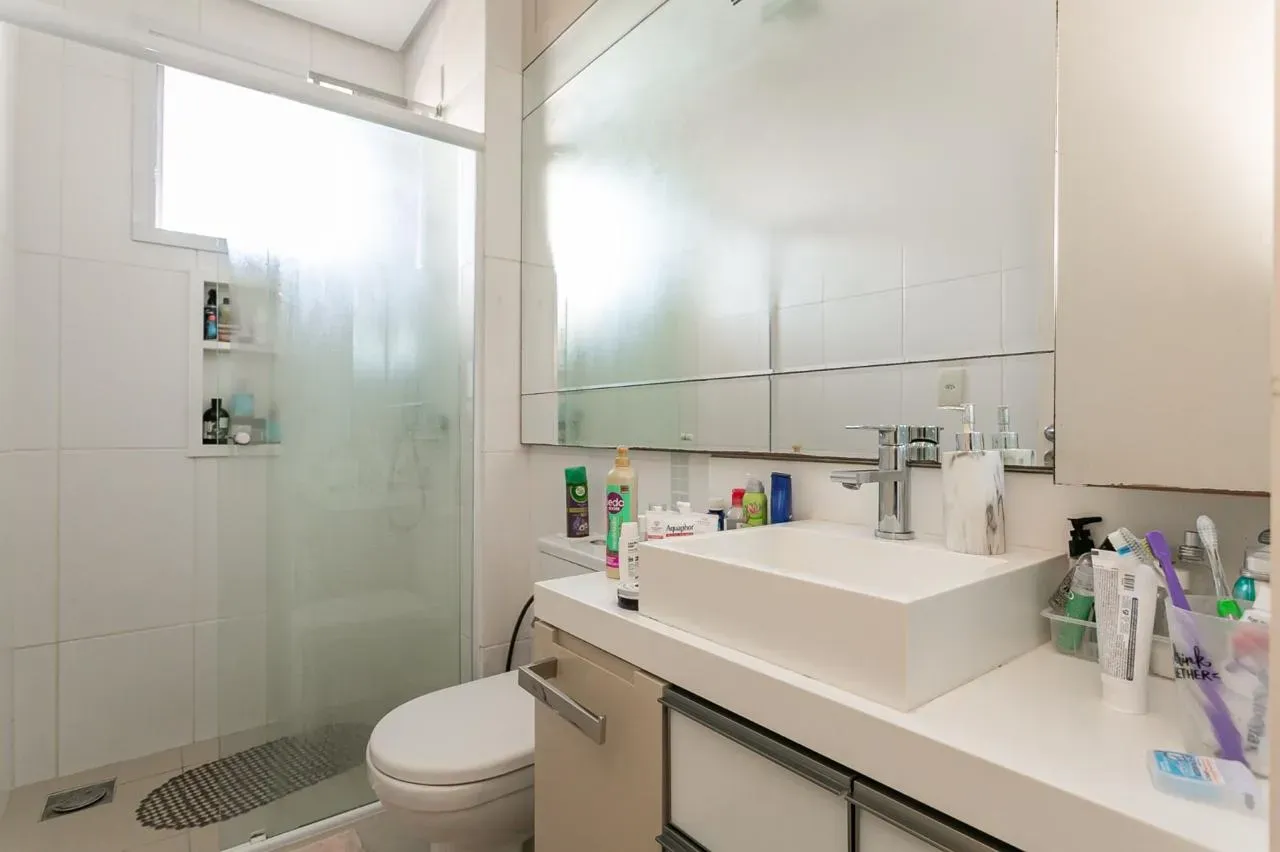 3-bedroom apartment in a building with a gym — photo 14