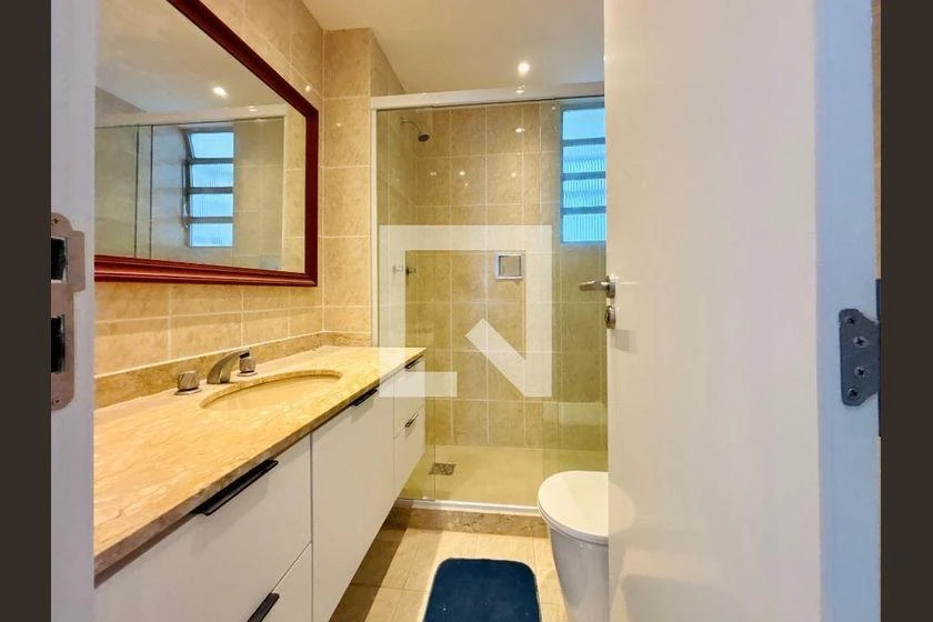 Walk-in closet in a 3-bedroom apartment, 83 m² — photo 39