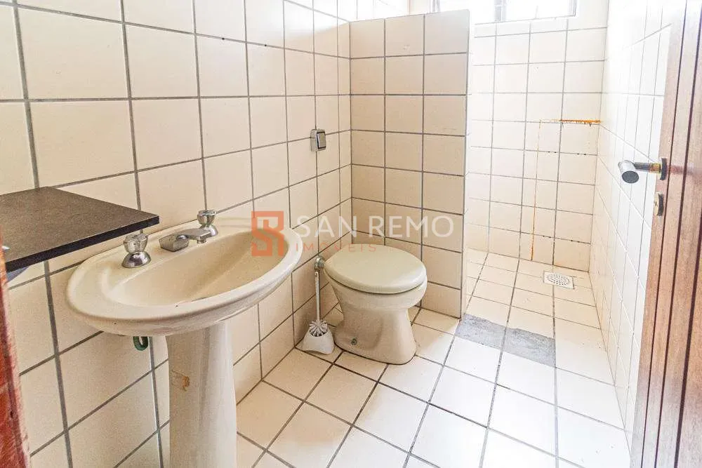 Дом с 7 спальнями, 1 с ванной и 4 парковочными местами — photo 36