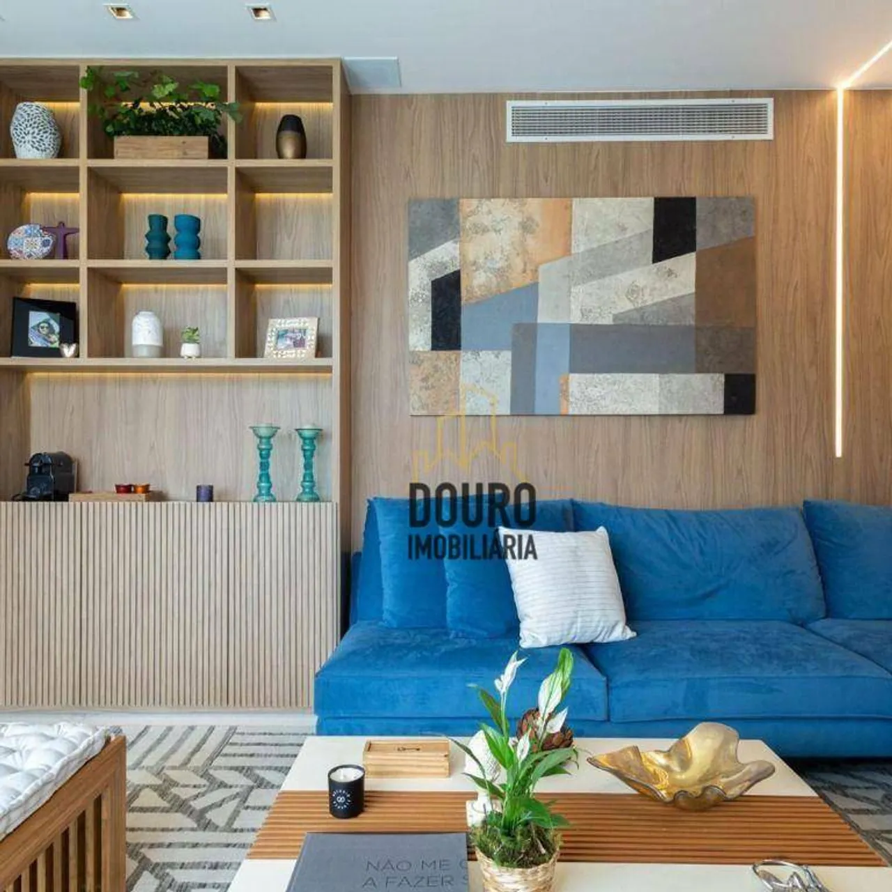 2-bedroom apartment with a modern open-plan kitchen — photo 6