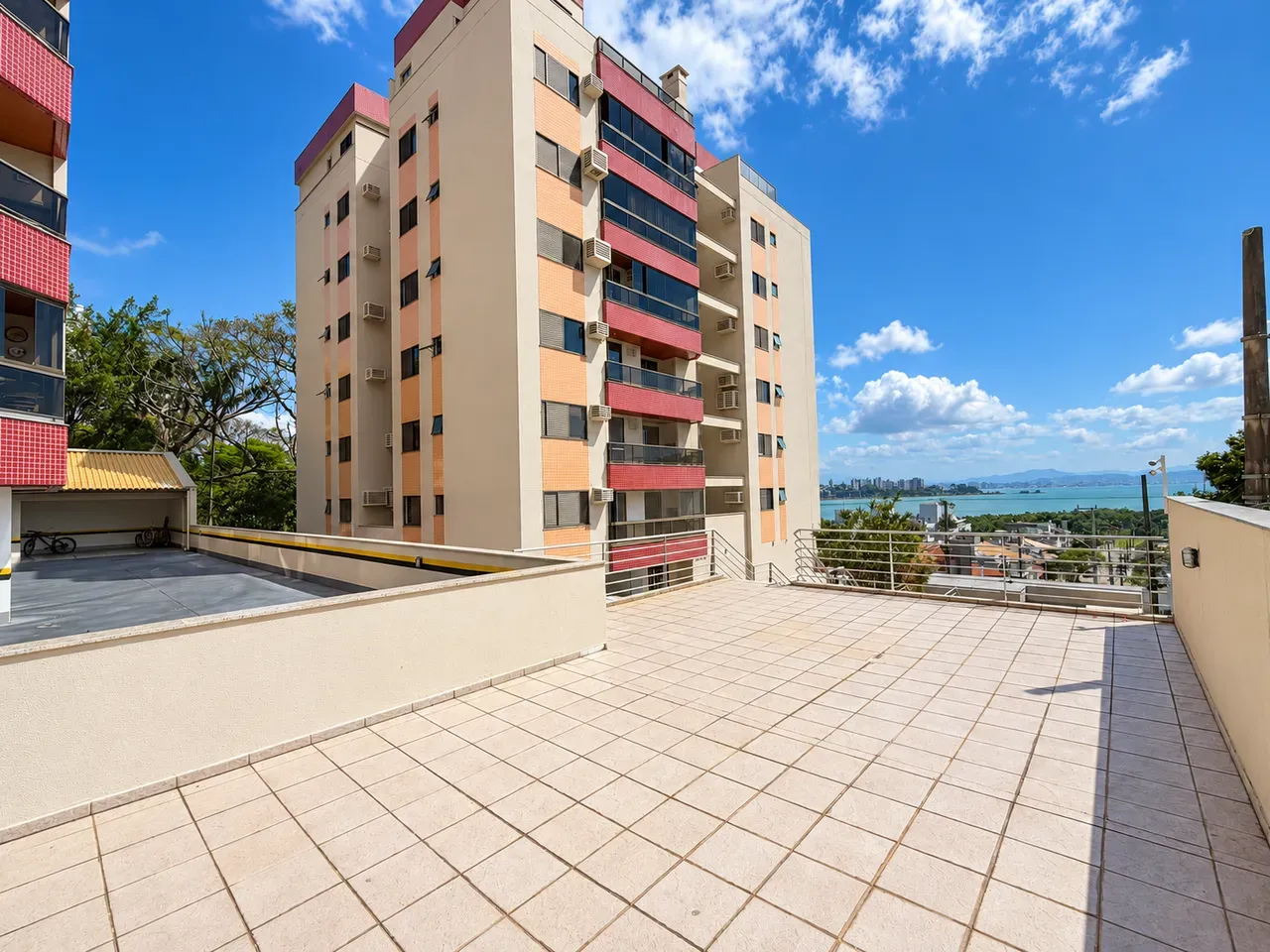 Private BBQ in a 3-bedroom apartment, 100 m² — photo 30