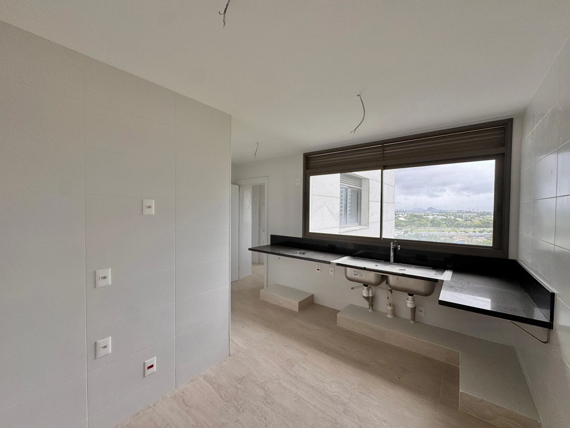 3-bedroom apartment with a home office — photo 9