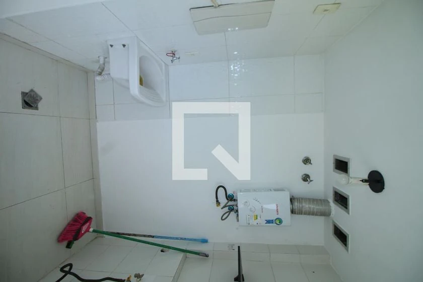2-bedroom apartment in a building with a pool — photo 41