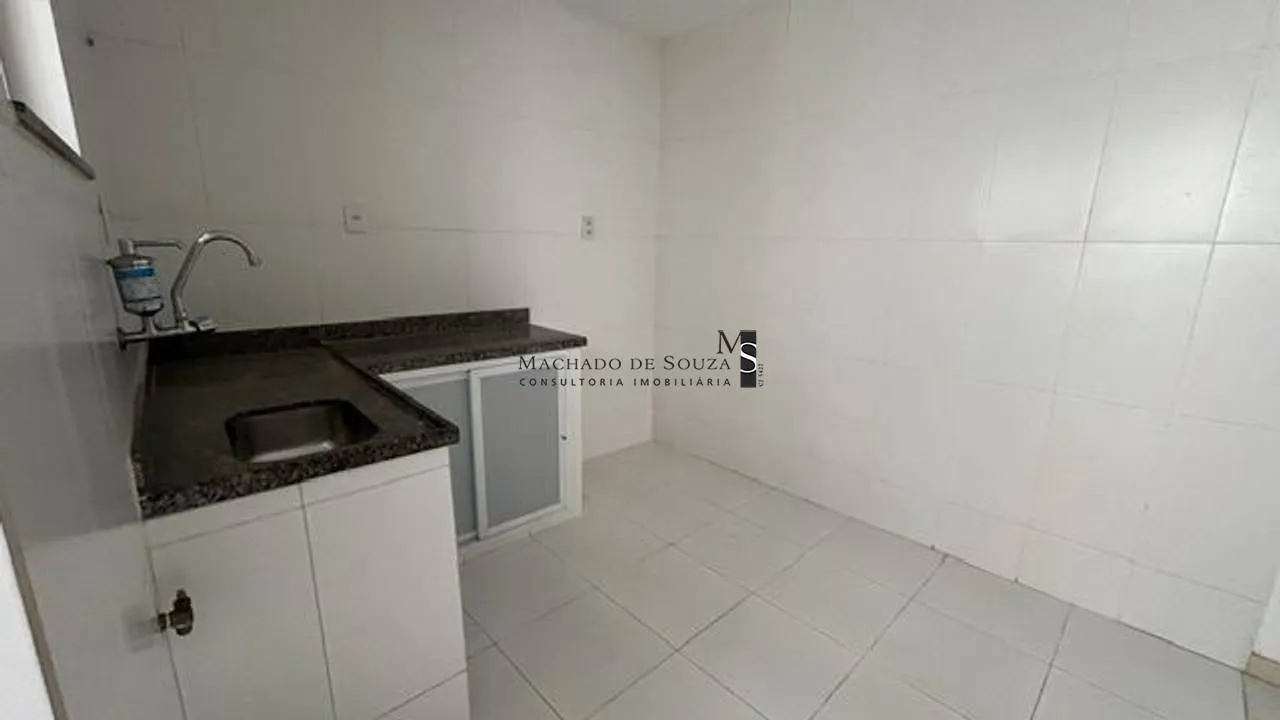 One-bedroom apartment with a mountain view in Rio de Janeiro — photo 2