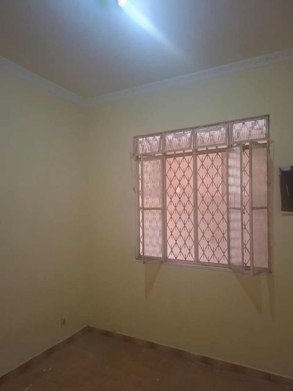 House with an electric shower and laundry area — photo 8