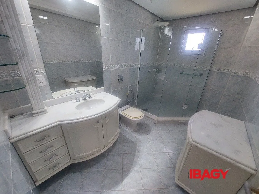 Furnished house with 5 bedrooms on 5200 m² — photo 29