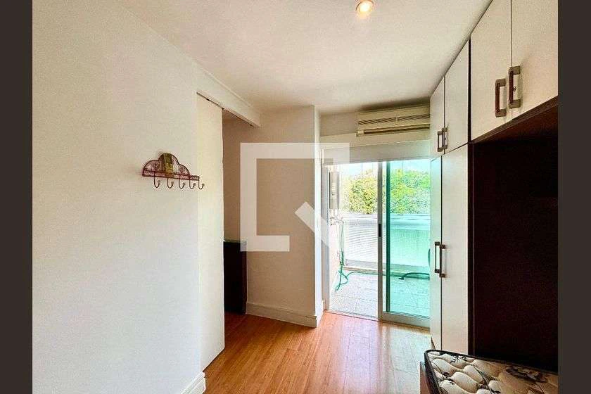 180 m² furnished apartment with open-plan kitchen — photo 6