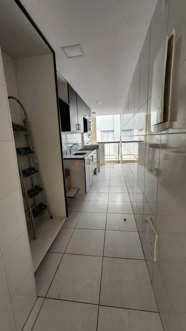 Unfurnished apartment with 3 bedrooms and 2 bathrooms — photo 3
