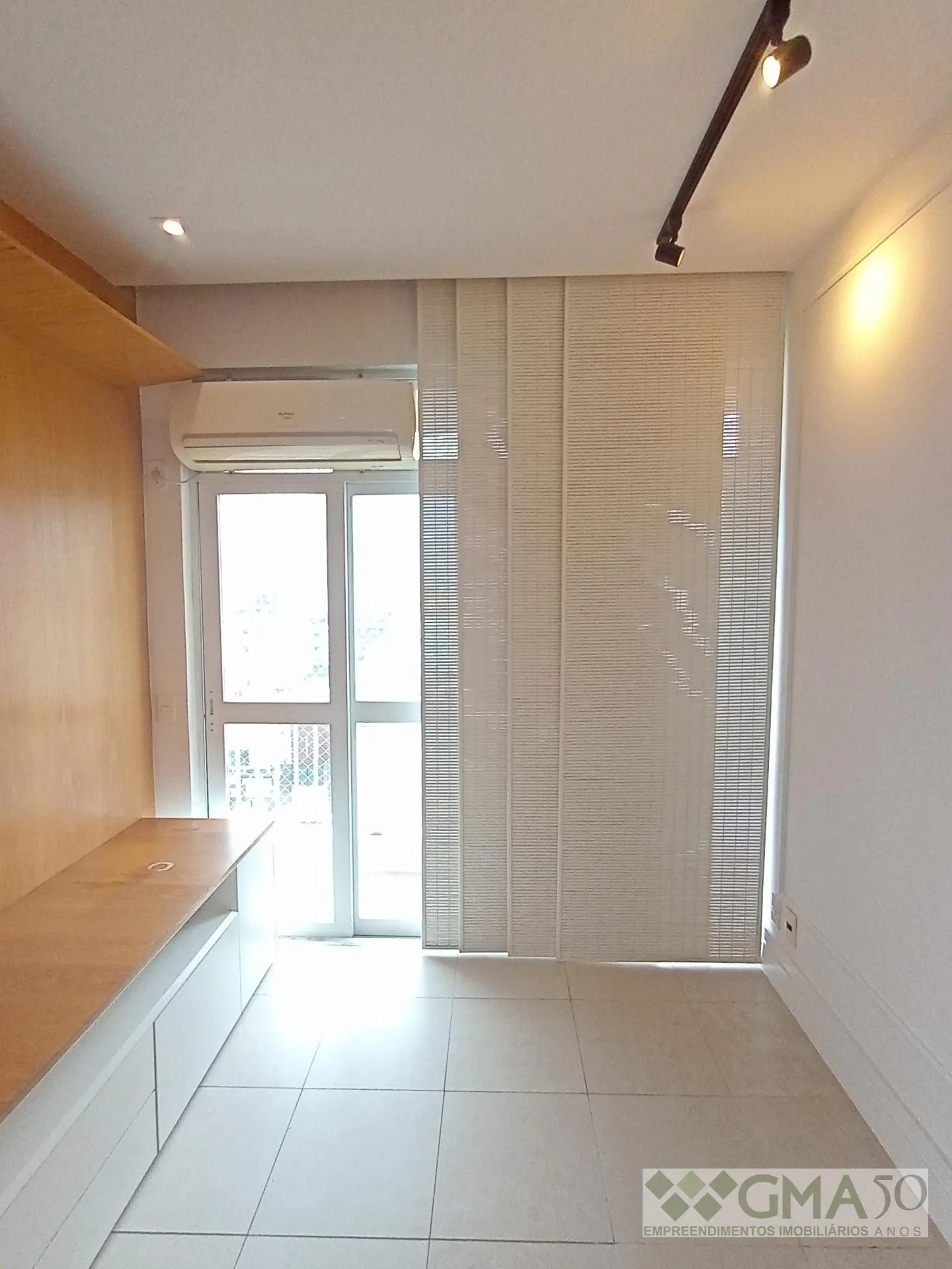 3-bedroom apartment with a mountain view — photo 17