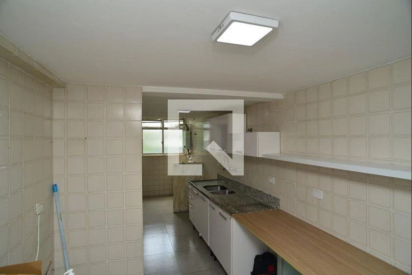 3-bedroom apartment in a building with a gym — photo 2